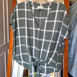 Cottage Core Knot Blouse Green Universal Thread